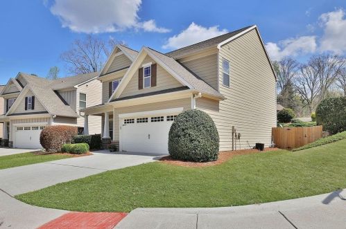 4951 Briarcliff Dr, Buford, GA 30518-2833