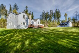 18028 Tiger Mountain Rd, Bellevue, WA 98027-6983