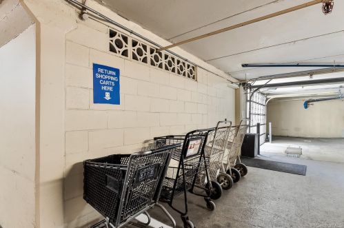 1804 Ala Moana Blvd, Honolulu HI  96815-1696 exterior