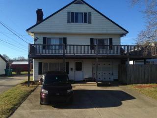 2744 5th St, Hurricane, WV 25526-1638