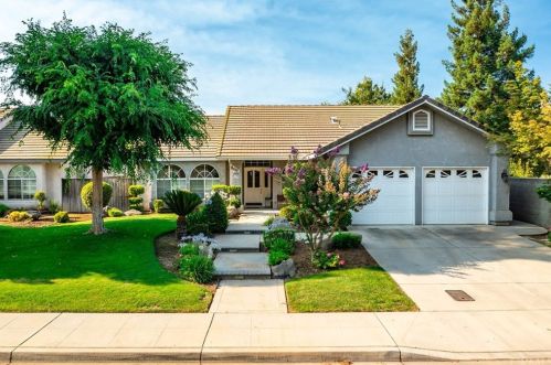 3288 Cedar Creek Ln, Madera, CA 93637-5916
