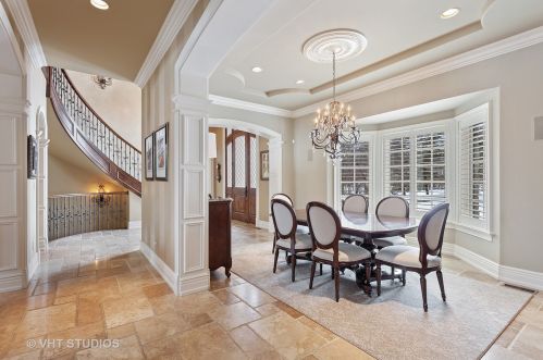 6403 Garfield Ave, Willowbrook IL  60527-5237 exterior