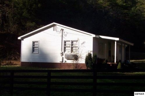3929 Pearl Valley Rd, Pigeon Forge, TN 37876-6804
