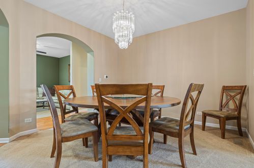 816 Mark Ln, Pingree Grove IL  60140-8278 exterior