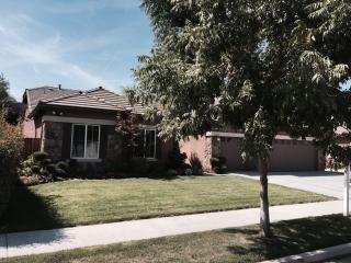5003 Elkhorn Ave, Visalia, CA 93277-0627