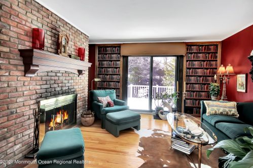 9 Fox Hill Rd, Middletown NJ exterior