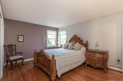 33 Camelot Dr, Upper Stepney CT  06468-2004 exterior
