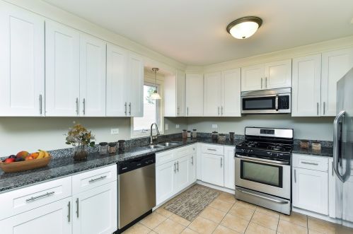 1312 Bassett Dr, Joliet, IL 60431-5309