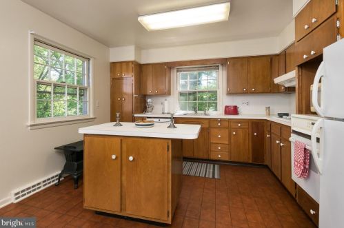 211 Harrison St, Princeton NJ  08540-3506 exterior