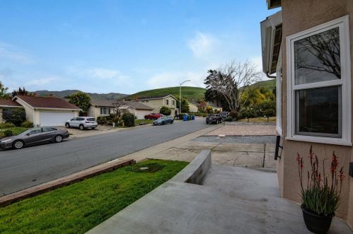 2174 Lacey Dr, Milpitas CA 95035-6122 exterior