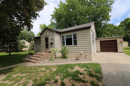 1109 Bryant St, Alex, MN 56308-2412