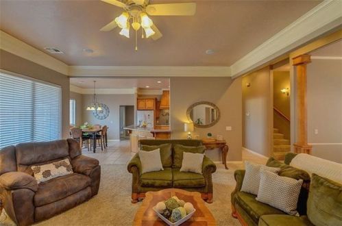 1515 Excaliber Dr, Tuttle, OK 73089-4611