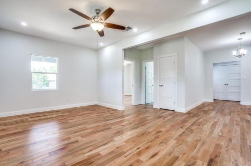 839 Edgefield Ave, Dallas TX  75208-3618 exterior