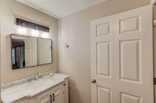 1000 Camden Ct, Atlanta GA  30327-4276 exterior