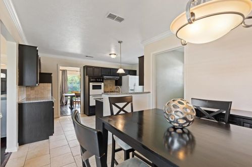 1801 Kensington Dr, Carrollton TX 75007-2463 exterior