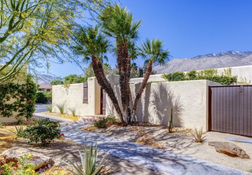 1108 Casa Verde Way, Palm Springs, CA 92262-6141