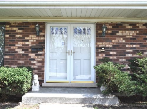 437 Locust Pl, Bannockburn, IL 60015-4270