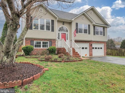 10804 Peach Tree Dr, Fredericksburg, VA 22407-7315