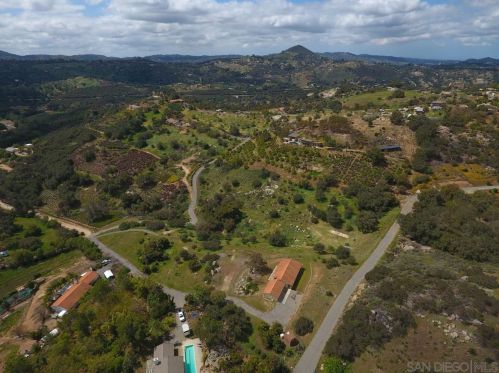 12852 Anthony Ln, Valley Center, CA 92082-5025