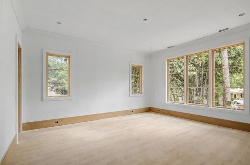 2884 Arden Rd, Atlanta GA  30305-1914 exterior