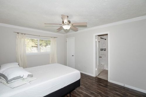 2212 Mockingbird Ln, Morgans Point TX 77571-2542 exterior