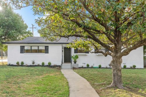 4801 Selkirk Dr, Fort Worth TX  76109-5045 exterior