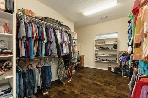 359 Westwood Rd, Angleton TX 77515-7468 exterior