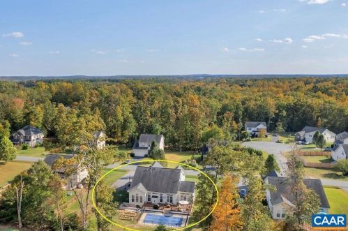 399 Justin Dr, Bybee, VA 22963-2083