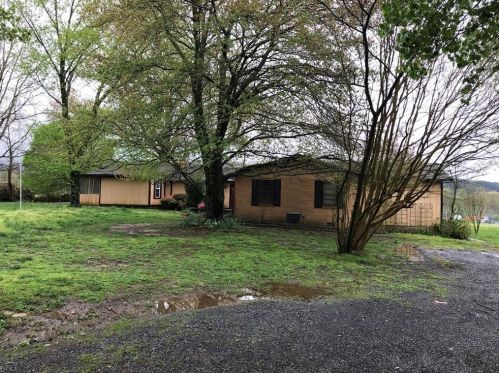 178 Halls Chapel Rd, Crandall, GA 30711-5327