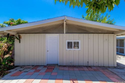 1129 Vermont Ave, Anaheim CA  92802-1825 exterior