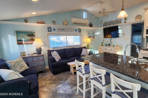 31 Crane Way, Lavallette NJ 08735-1306 exterior