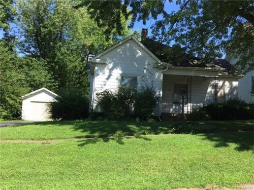 518 8th St, Pittsburg, IL 62471-1701