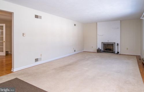 901 Enola Rd, Carlisle PA 17015-9548 exterior