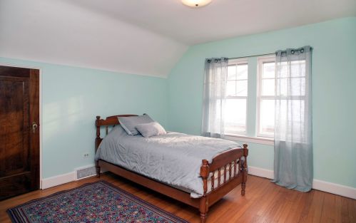 7049 Pkwy, Forest View IL  60402-2554 exterior