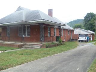 612 Ohio Ave, Erwin, TN 37650-2148