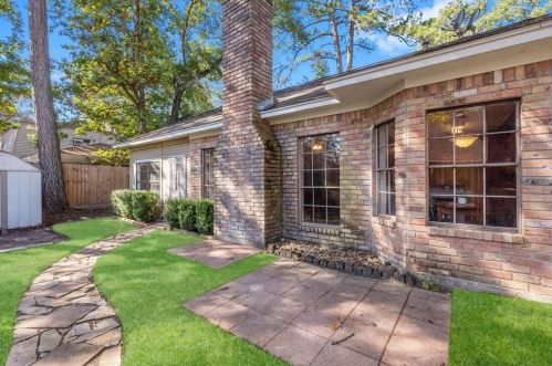 206 Deep Dl Ln, Conroe TX  77304-7208 exterior