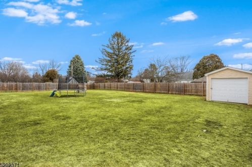 104 Hamilton Dr, Hackettstown NJ  07840-1326 exterior