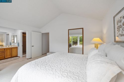 404 Saddlebrook Ln, Concord CA  94523-1614 exterior