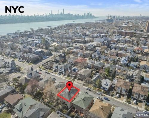 223 Knox Ave, Cliffside Park, NJ 07010-2510
