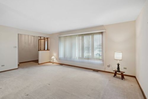 8231 Ashley Ln, Tinley Park, IL 60477-8285