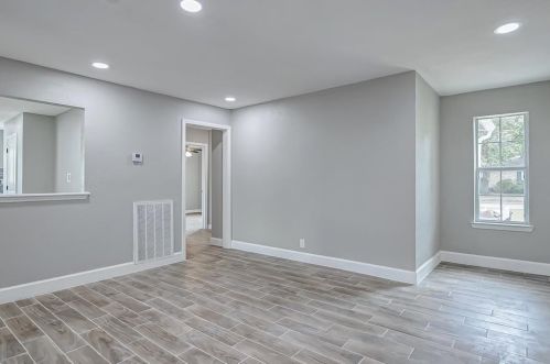 700 Newman St, Angleton TX  77515-3450 exterior