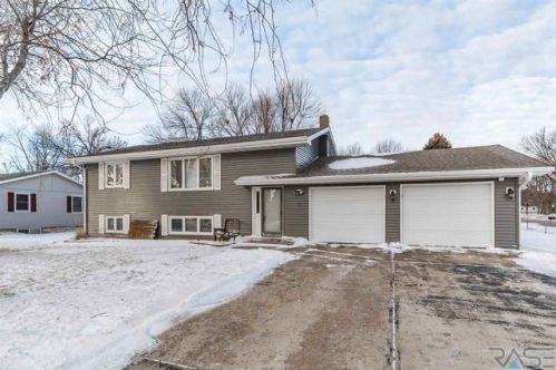 225 Joseph Ave, Tea SD  57064-2096 exterior