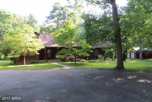 26340 Mountain View Dr, Rhoadesville VA  22542-8716 exterior