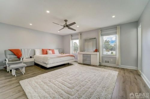 26 Sturbridge Dr, Piscataway NJ  08854-5137 exterior