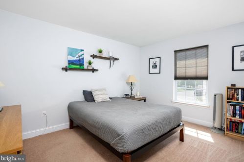 80 Clearview Ave, Trenton NJ  08619-1216 exterior