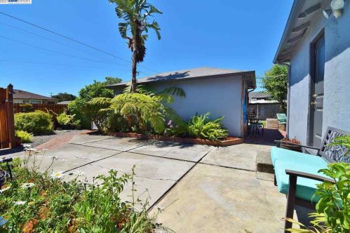 14897 Lark St, San Leandro, CA 94578-1843