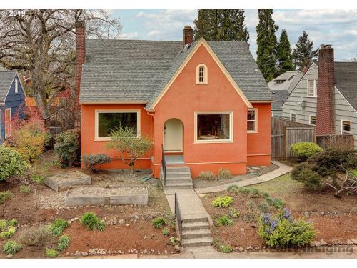 5333 32nd Ave, Portland, OR 97211-6825