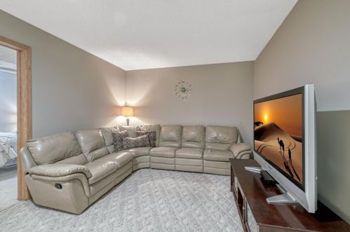 412 Bucher Ave, Saint Paul MN  55126-4661 exterior