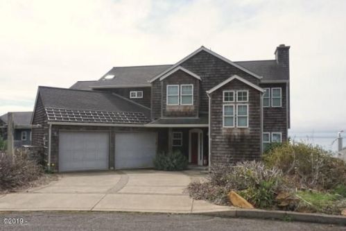 5319 Port Pl, Kernville, OR 97367-9601