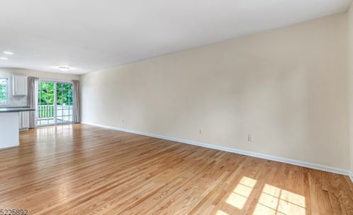 20 4th Ave, Manville, NJ 08835-1316